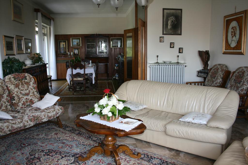 B&B Il Glicine Bedizzole Luaran gambar