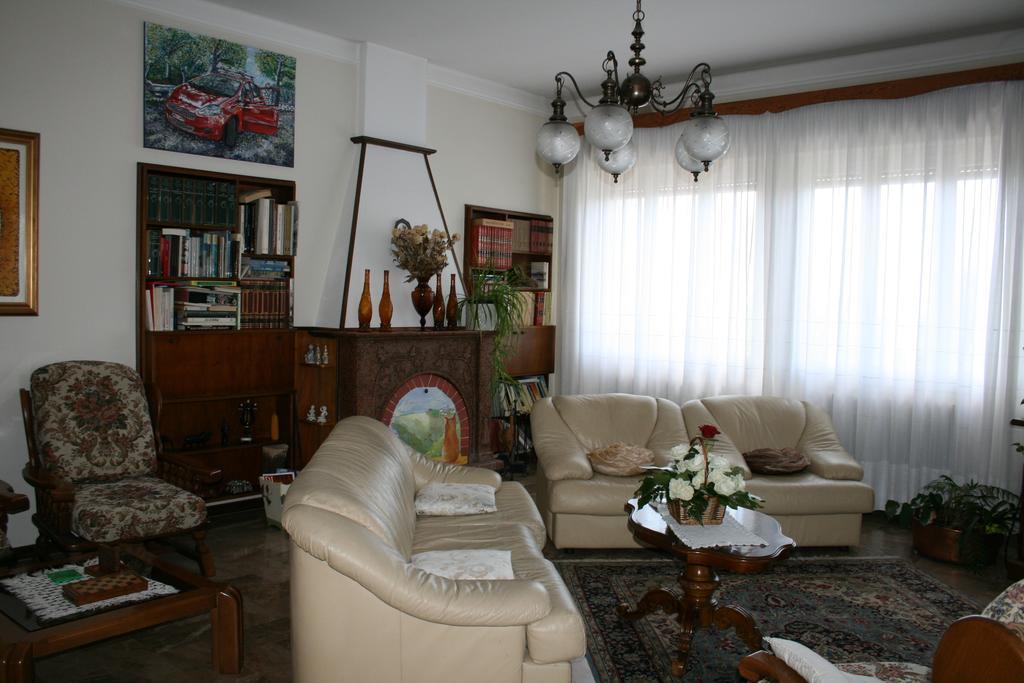 B&B Il Glicine Bedizzole Luaran gambar