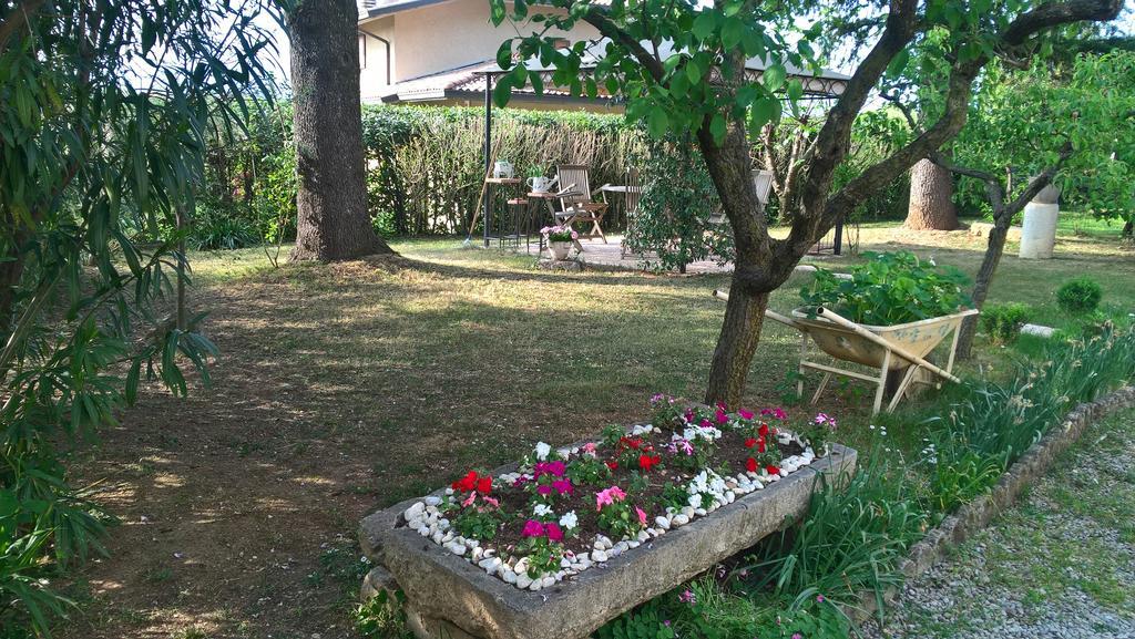 B&B Il Glicine Bedizzole Luaran gambar
