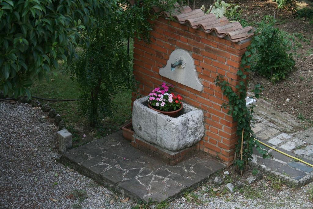 B&B Il Glicine Bedizzole Luaran gambar